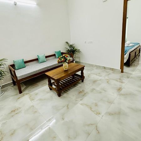 Tirupati Homestay - Shilparamam - Luxury Ac Apartments By Stayflexi - Fast Wifi, Kitchen, Android Tv - Walk To Ps4 Pure Veg Restaurant - Easy Access To Airport, Railway Station And To All Temples Eksteriør billede
