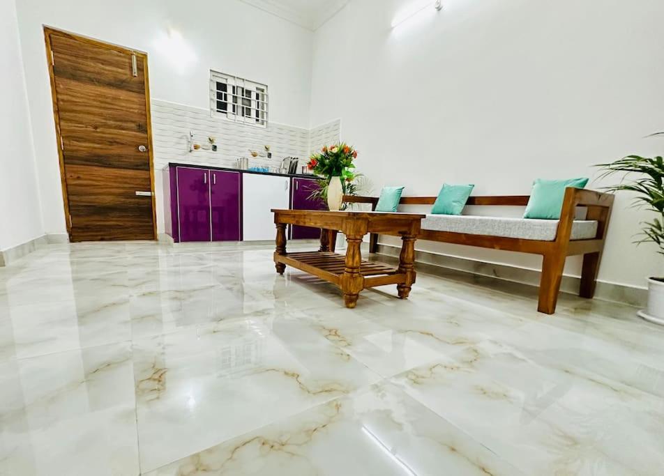 Tirupati Homestay - Shilparamam - Luxury Ac Apartments By Stayflexi - Fast Wifi, Kitchen, Android Tv - Walk To Ps4 Pure Veg Restaurant - Easy Access To Airport, Railway Station And To All Temples Eksteriør billede